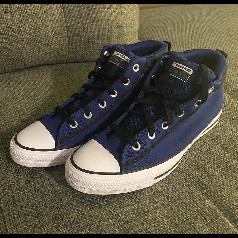 Brand new unisex Converse. Never worn